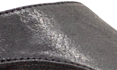 Volatile Trek Water Resistant Flip Flop In Black
