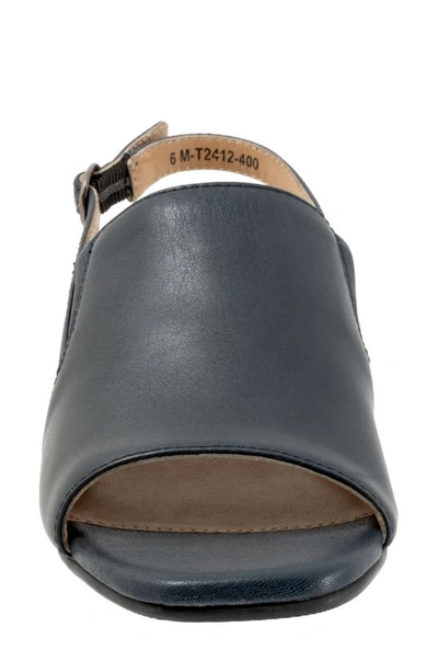 Trotters Nila Slingback Sandal In Navy