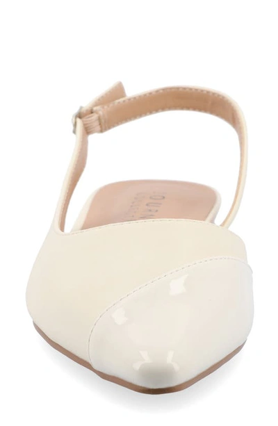 Journee Collection Daphnne Womens Pointed Closed Toe Ballet Flats In Ivory