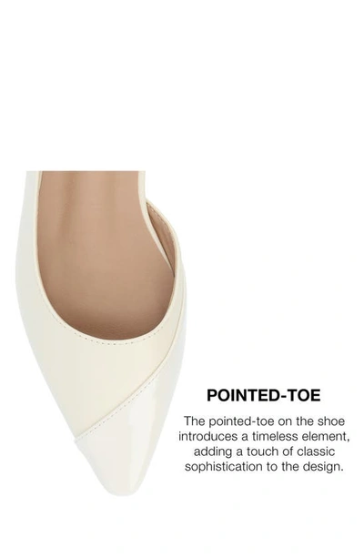 Journee Collection Daphnne Womens Pointed Closed Toe Ballet Flats In Ivory