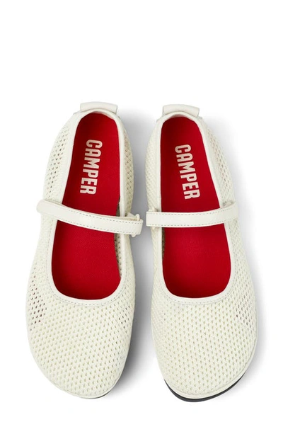 Camper Right Nina Mary Jane Flat In White Natural