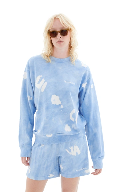 Sporty And Rich Serif Logo Embroidered Tie Dye Crewneck In Hydrangea/white