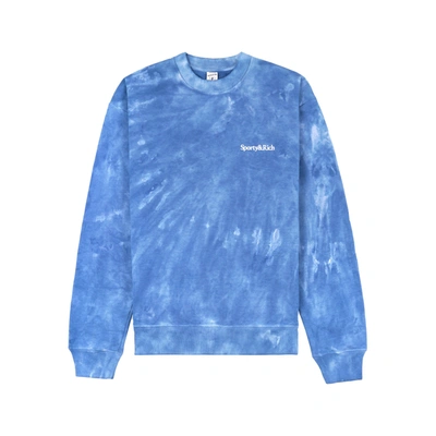Sporty And Rich Serif Logo Embroidered Tie Dye Crewneck In Hydrangea/white