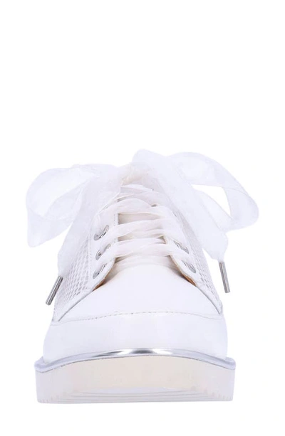 L'amour Des Pieds Zafira Mixed Media Derby In White