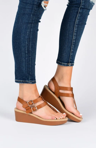 Journee Collection Womens Bianca Wedge Sandals In Taupe