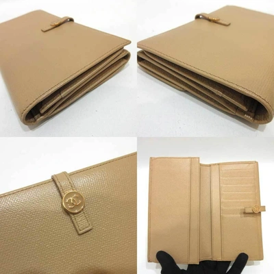 Pre-owned Chanel Coco Button Beige Leather Wallet  ()