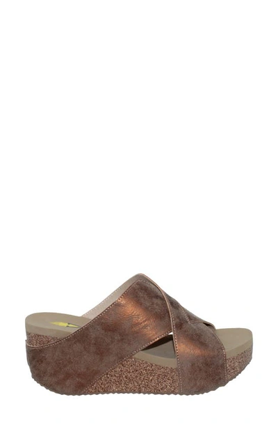 Volatile Firefly Water Resistant Wedge Platform Sandal In Bronze
