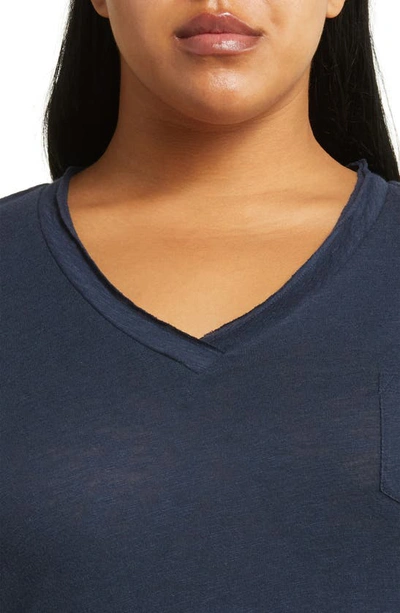 Caslon Short Sleeve V-neck T-shirt In Navy Blazer