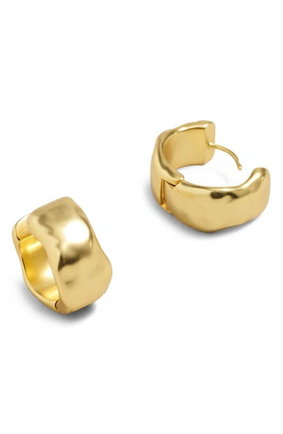 Shop Madewell Molten Hoop Earrings In Vintage Gold