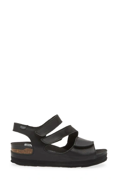 On Foot 206 Austin Platform Sandal In Black