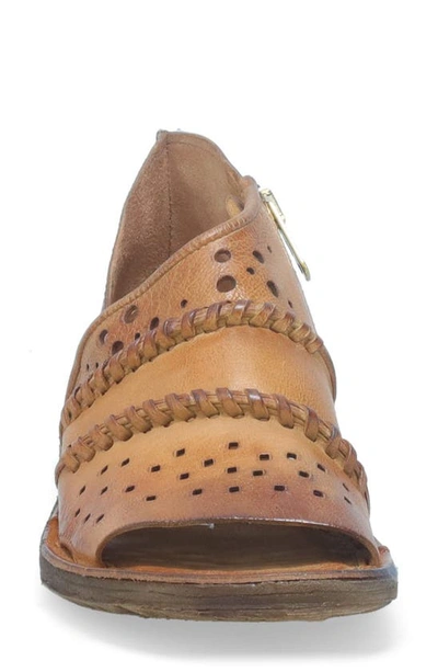As98 Reign Sandal In Camel
