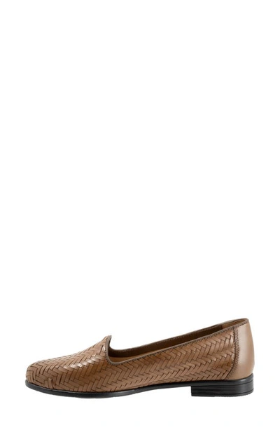 Trotters Liz Iii Flat In Taupe