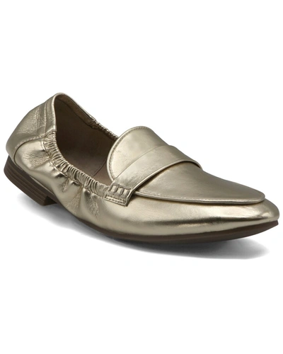 Shop Charles By Charles David Bryce Flat In Silver
