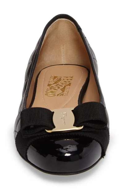 Ferragamo Varina Bow-embellished Patent-leather Ballet Flats In Black Leather
