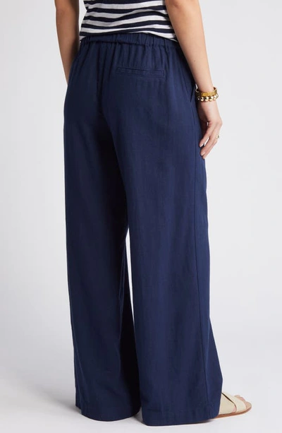 Shop Caslon (r) Wide Leg Pull-on Linen Blend Pants In Navy Blazer