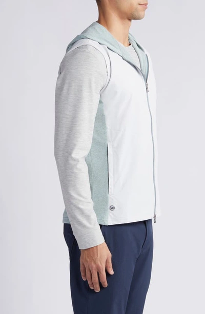 Shop Peter Millar Crown Crafted Solstice Performance Hybrid Full Zip Hoodie Vest In British Grey