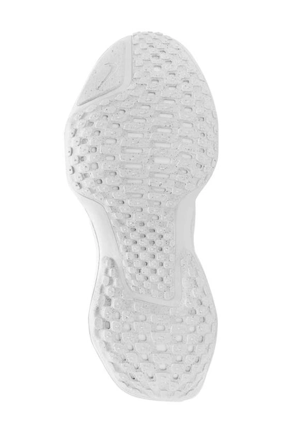 Nike Zoomx Invincible Run 3 Running Shoe In White/ Photon Dust/ Platinum