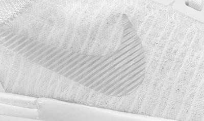 Nike Zoomx Invincible Run 3 Running Shoe In White/ Photon Dust/ Platinum