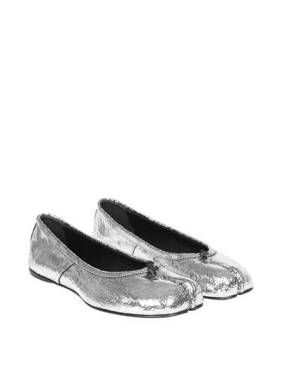 Shop Maison Margiela Tabi Ballerina In Crack Effect Leather In Silver