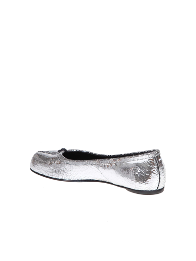 Shop Maison Margiela Tabi Ballerina In Crack Effect Leather In Silver