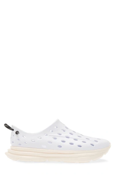 Kane Gender Inclusive Revive Shoe In White/ Black Speckle