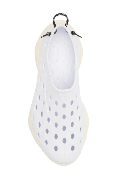 Kane Gender Inclusive Revive Shoe In White/ Black Speckle
