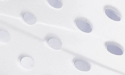 Kane Gender Inclusive Revive Shoe In White/ Black Speckle