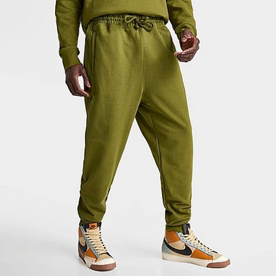 Shop The North Face Inc Men's Heritage Patch Jogger Sweatpants In Forest Olive