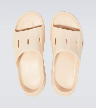 Hoka Gender Inclusive Ora Recovery Slide 3 Sandal In Neutral