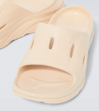 Hoka Gender Inclusive Ora Recovery Slide 3 Sandal In Neutral