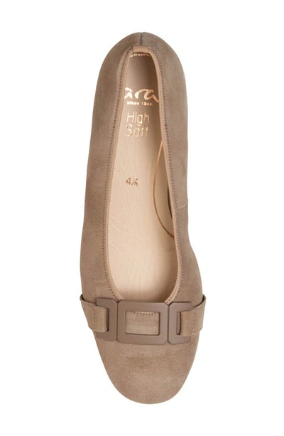 Ara Gallant 2 Pump In Sand
