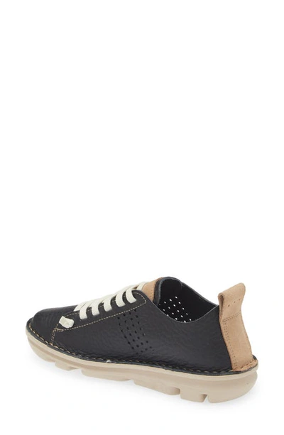 On Foot 30250 Silken Low Top Sneaker In Black