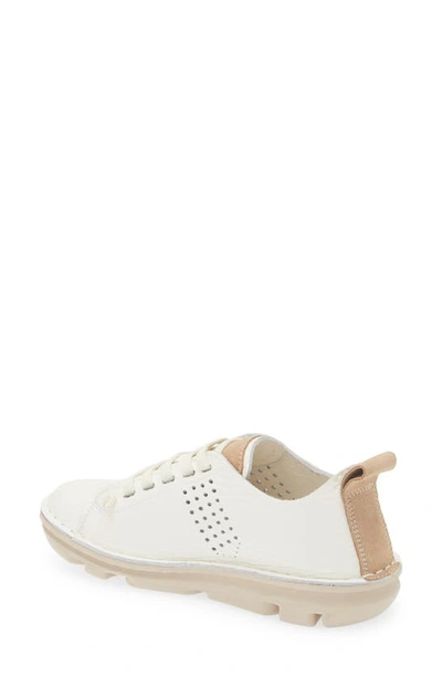 On Foot 30250 Silken Low Top Sneaker In Blanco