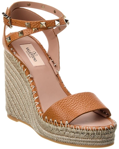 Shop Valentino Rockstud 125 Grainy Leather Wedge Sandal In Brown