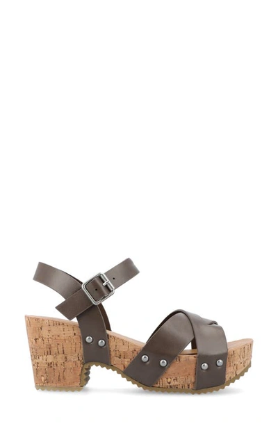 Journee Collection Platform Sandal In Brown