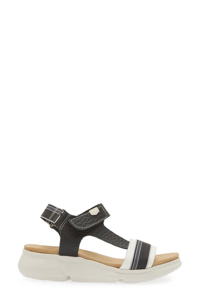 On Foot 90502 Daytona Platform Sandal In Black/ Blanco