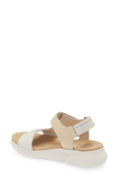 On Foot 90502 Daytona Platform Sandal In Beige