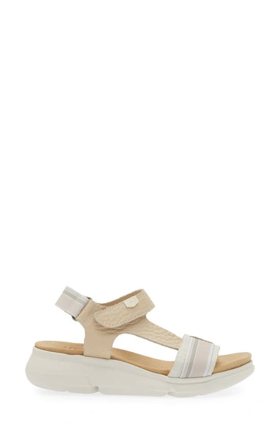 On Foot 90502 Daytona Platform Sandal In Beige