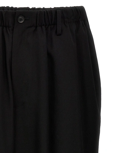 Shop Yohji Yamamoto U-gather Cropped Pants Black