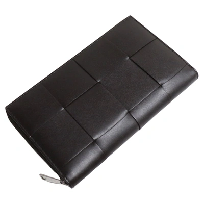 Shop Bottega Veneta Cassette Brown Leather Wallet  ()