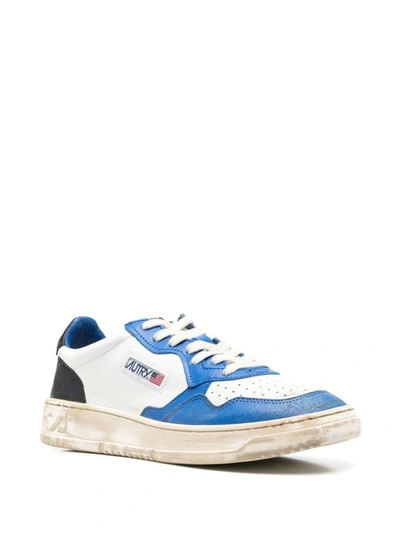Shop Autry 'medalist' Vintage Sneakers In Bianco E Blu