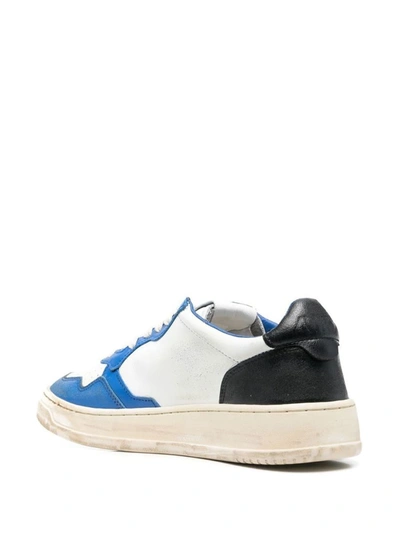 Shop Autry 'medalist' Vintage Sneakers In Bianco E Blu