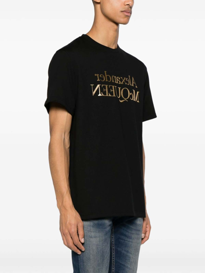 Shop Alexander Mcqueen Camiseta - Negro In Black