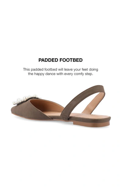 Journee Collection Hannae Flat In Brown