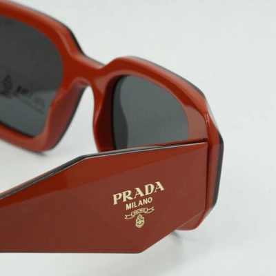 Pre-owned Prada Pr17ws 12n5s0 Orange/black/dark Grey 49-20-145 Sunglasses In Gray