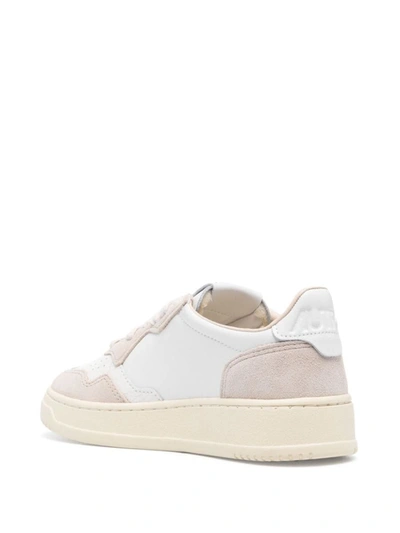 Shop Autry Medalist Low-top Sneakers In Wht/sand