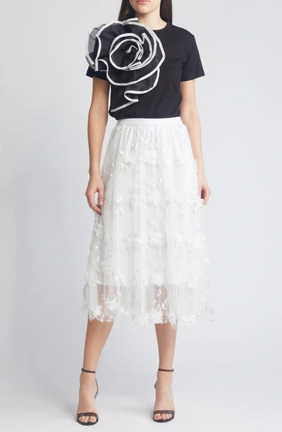 Nikki Lund Florence 3d Flower T-shirt In Black