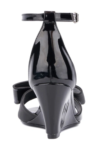 New York And Company Shelby Wedge Sandal In Black Combo
