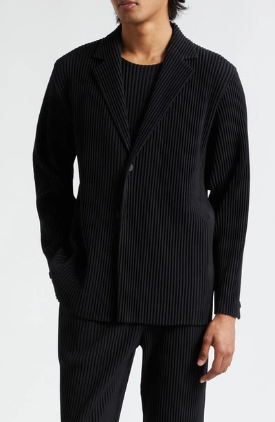 Shop Issey Miyake Pleated Blazer In Black