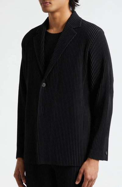 Shop Issey Miyake Pleated Blazer In Black